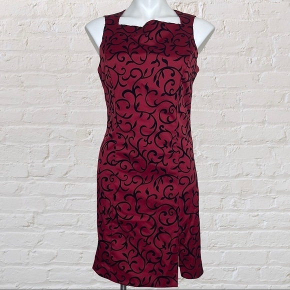 Vintage Alyn Paige red dress with black swirls 9/10 - Picture 2 of 8